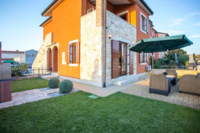 Отель Apartman Irena  Пула